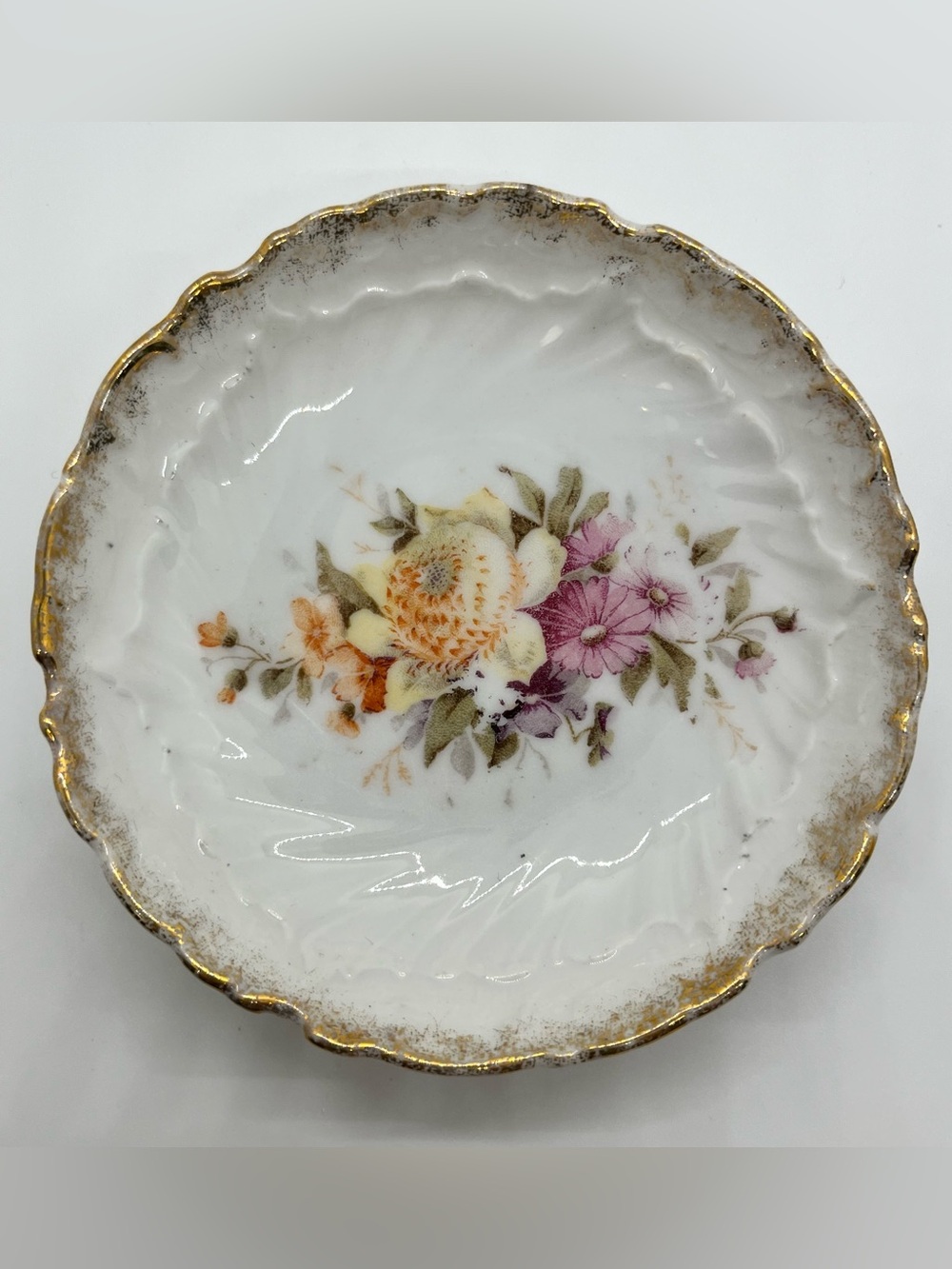 Set/4 Vintage Bavaria Germany 4” White Porcelain Butter Pats Floral w/ Gold Trim - Picture 5 of 6